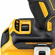 18V AKU System (DCD796  DCF887  2xDCB184 5AH  DCB115) Trunk