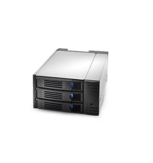 Storage Kit 3 bay x 3.5  12Gb/s SAS/SATA hot-swap se montează în 2 bay x 5.25