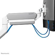 Brat monitor Neomounts DS70-450WH1 pentru display-uri cu diagonale 17 -42 , sistem de prindere VESA 75x75~100x100, greutate maxima suportata 15kg, full motion, tilt +45°, swivel 90°, rotate 180° gas spring culoare alb. Garantie 5 ani